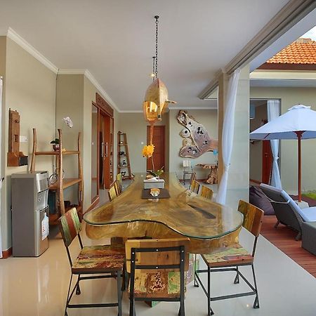 Kae Villa Anggrek Seminyak Exterior foto
